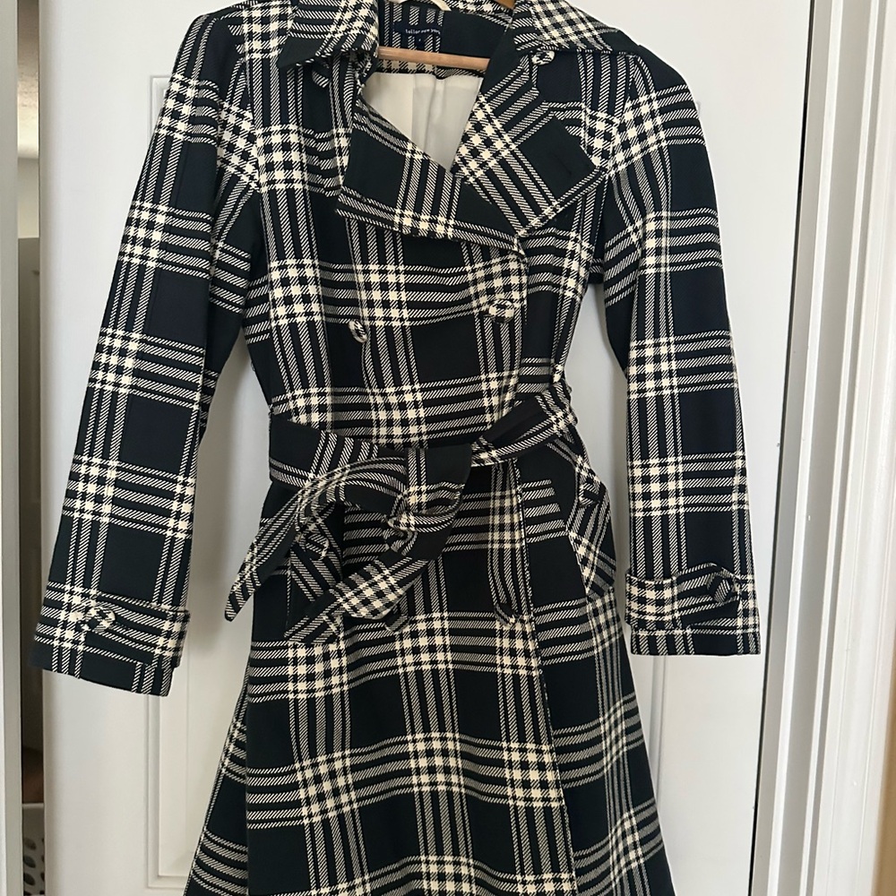 Brand New Stunning navy blue, and white plaid tailored New York Woman’s coat